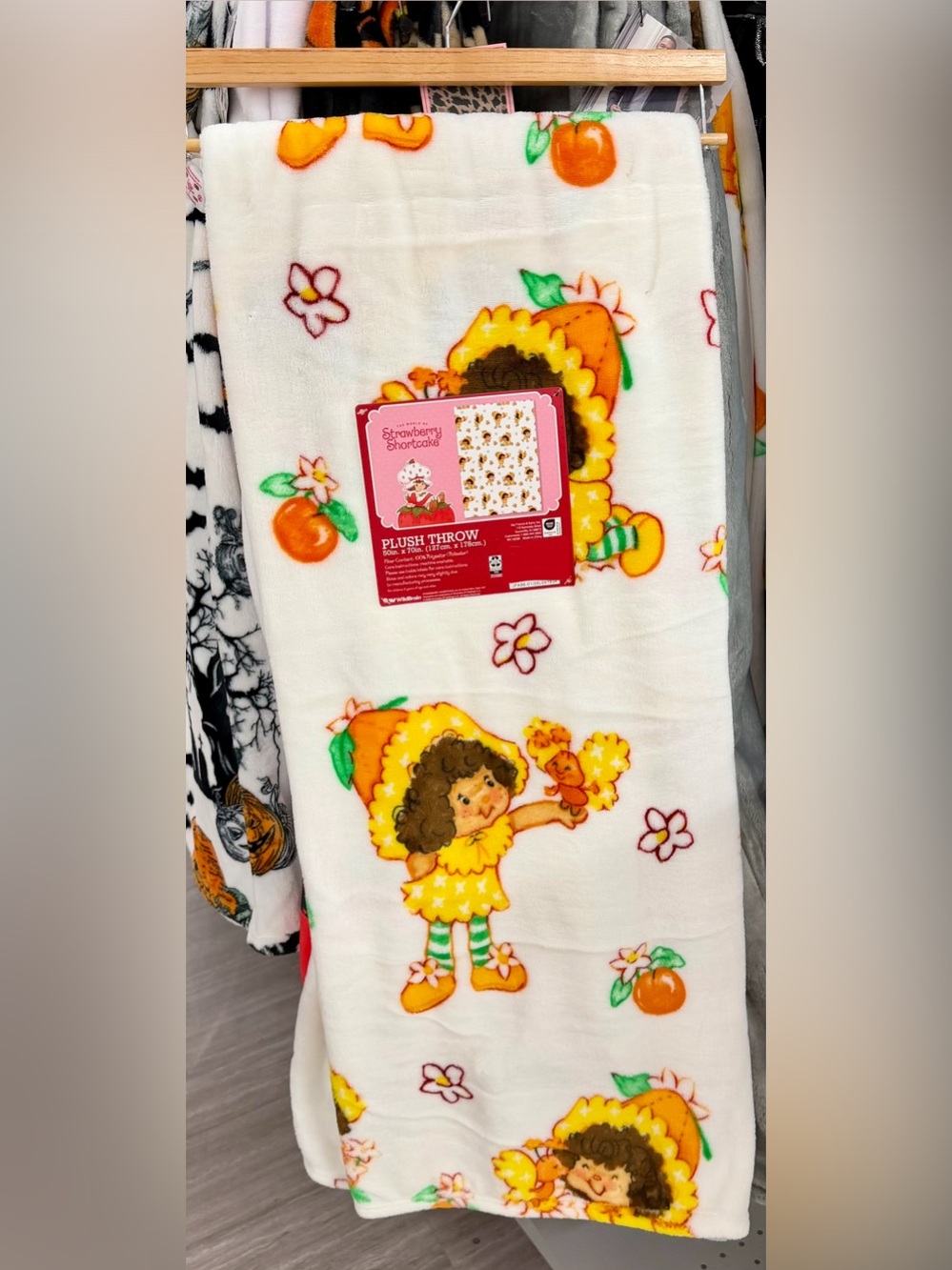 Strawberry shortcake plush blanket throw